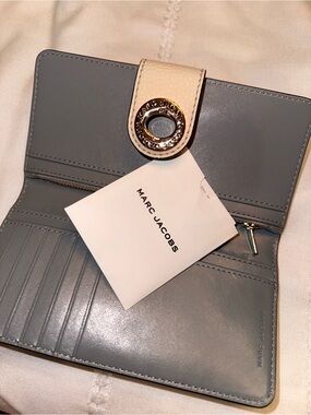 Marc Jacobs Gray Leather Wallet with Cream Snap Tab and Gold Ring